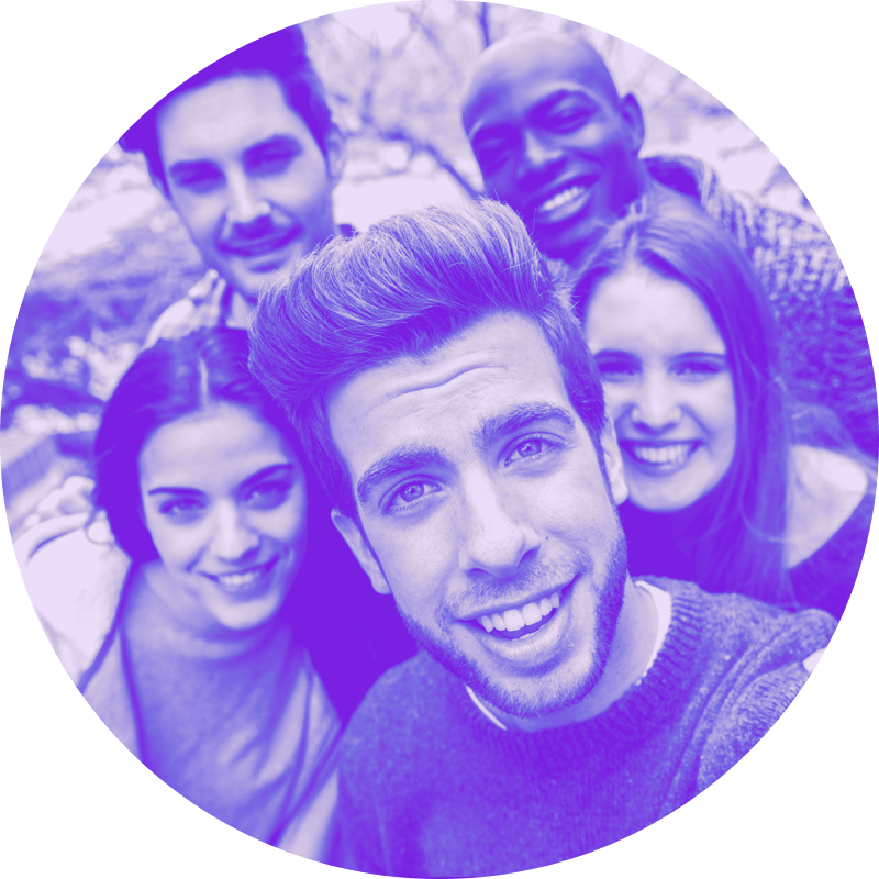 Amigos haciéndose un selfie