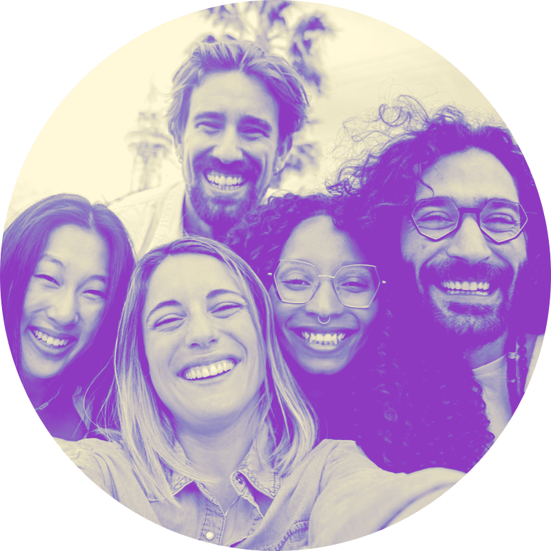 Amigos haciéndose un selfie