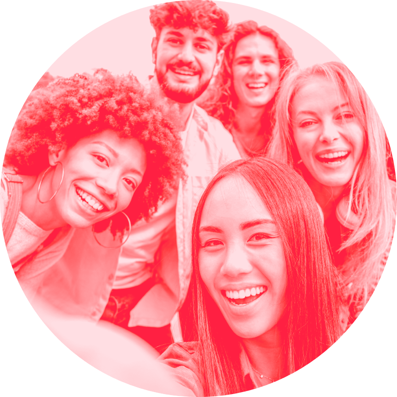 Cinco amigos jóvenes